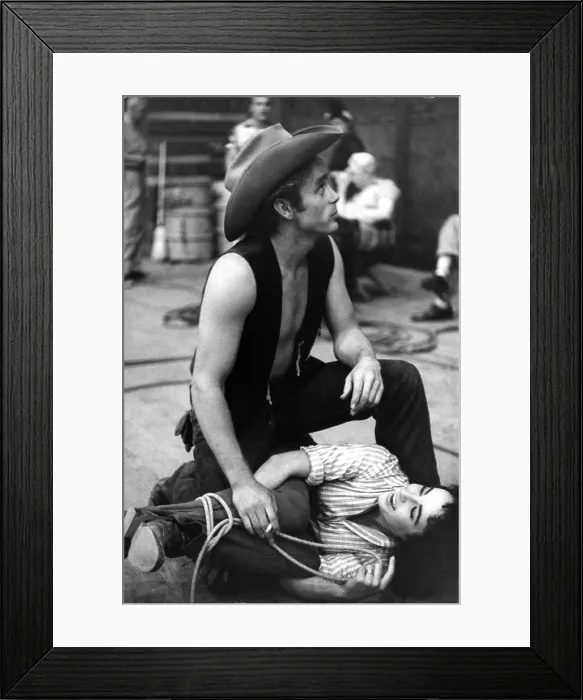 Framed Print : James Dean and Elizabeth Taylor, 1955