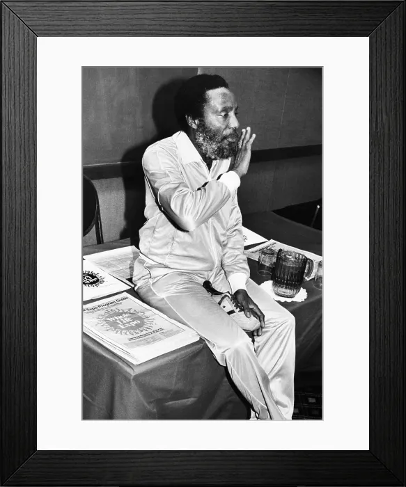 Framed Print : Dick Gregory, 1982 Framed Print : Dick Gregory, 1982