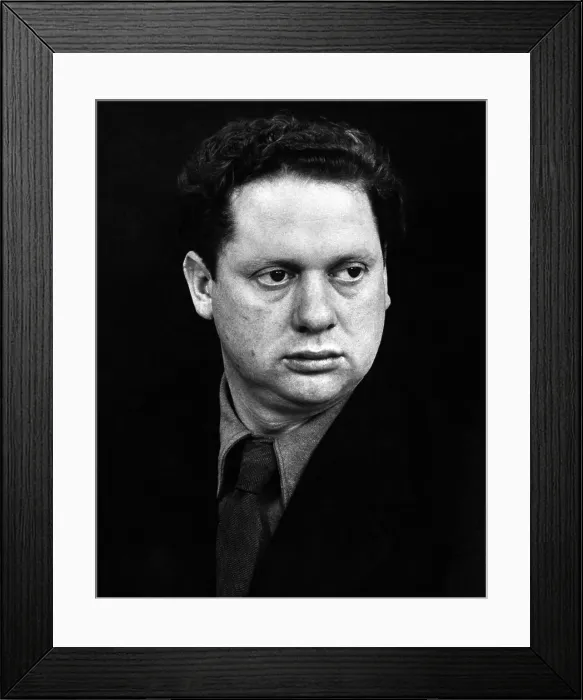 Framed Print : Dylan Thomas, 1952 Framed Print : Dylan Thomas, 1952