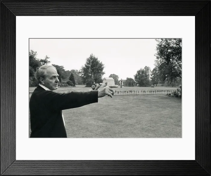 Framed Print : Henry Moore, 1970 Framed Print : Henry Moore, 1970