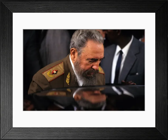 Framed Print : Fidel Castro, Mexico City, 1994 Framed Print : Fidel Castro, Mexico City, 1994