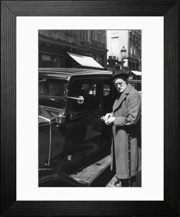Framed Print : James Joyce, Paris, 1938 Framed Print : James Joyce, Paris, 1938