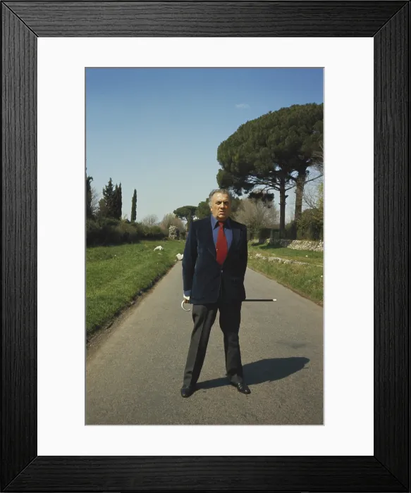 Framed Print : Federico Fellini, 1977