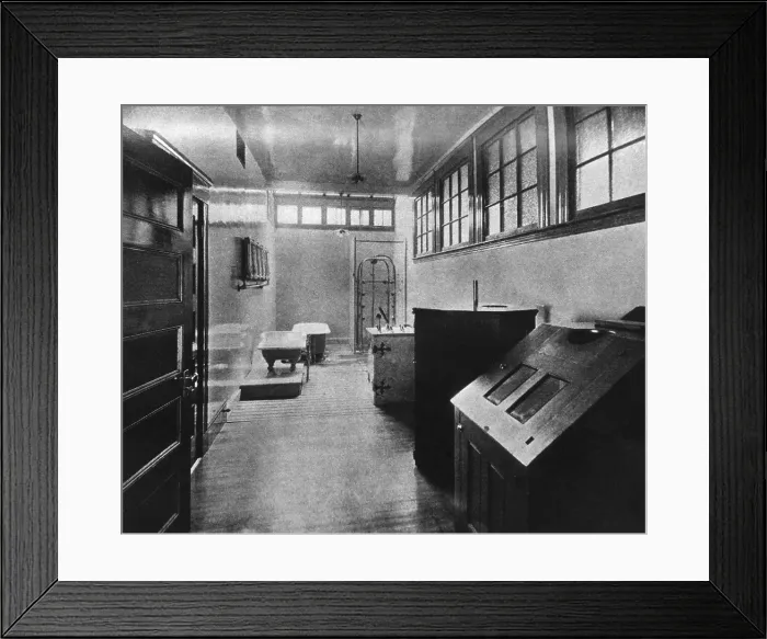Framed Print : Hydropathic Room, 1904 Framed Print : Hydropathic Room, 1904