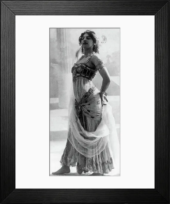 Framed Print : Mata Hari, Dutch Exotic Dancer and Courtesan Framed Print : Mata Hari, Dutch Exotic Dancer and Courtesan