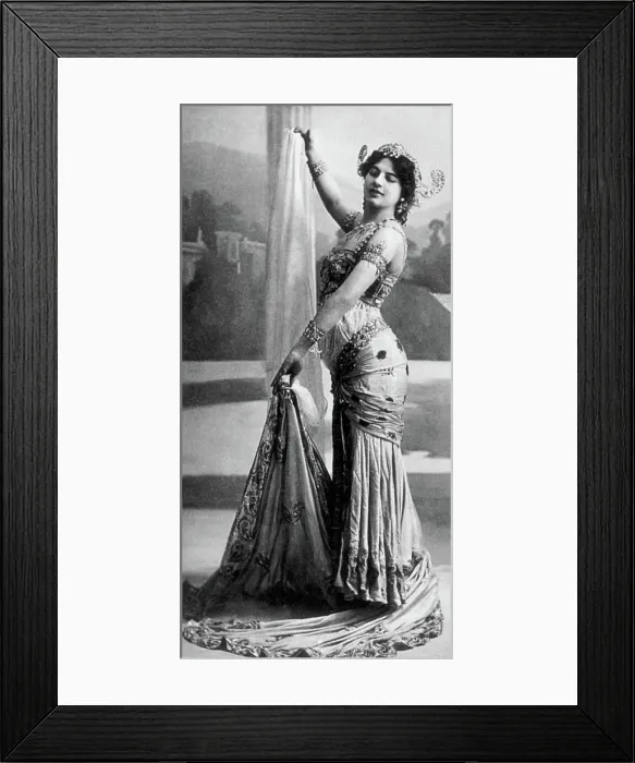 Framed Print : Mata Hari, Dutch Exotic Dancer and Courtesan Framed Print : Mata Hari, Dutch Exotic Dancer and Courtesan