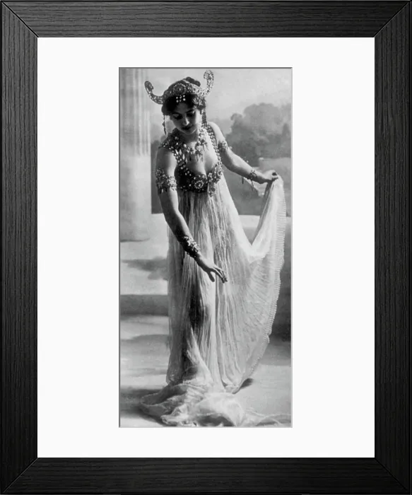 Framed Print : Mata Hari, Dutch Exotic Dancer and Courtesan Framed Print : Mata Hari, Dutch Exotic Dancer and Courtesan