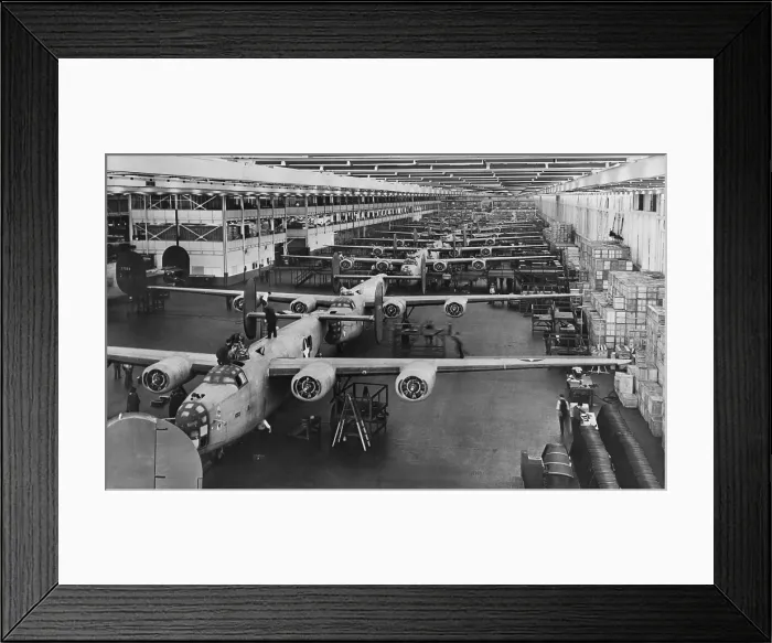 Framed Print : Building Bombers, c.1941 Framed Print : Building Bombers, c.1941