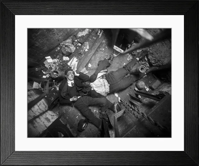 Framed Print : Crime Scene, NYC, Early 20th Century Framed Print : Crime Scene, NYC, Early 20th Century