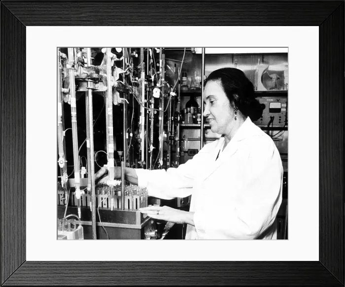 Framed Print : Rosalyn Yalow, American Medical Physicist Framed Print : Rosalyn Yalow, American Medical Physicist