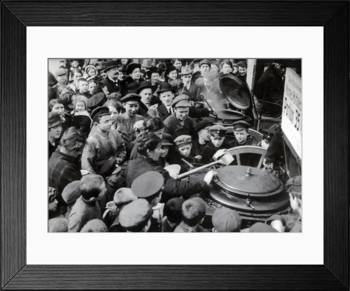 Framed Print : WWI, Berlin Soup Kitchen, 1916