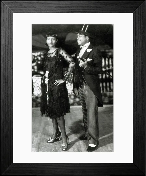 Framed Print : Two Fashionable Black Dancers at the Cotton Club, History, Nostalgia Framed Print : Two Fashionable Black Dancers at the Cotton Club, History, Nostalgia