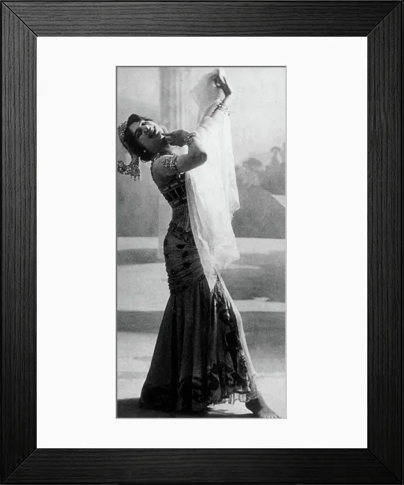 Framed Print : Mata Hari, Dutch Exotic Dancer and Courtesan Framed Print : Mata Hari, Dutch Exotic Dancer and Courtesan