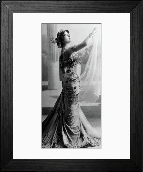 Framed Print : Mata Hari, Dutch Exotic Dancer and Courtesan Framed Print : Mata Hari, Dutch Exotic Dancer and Courtesan