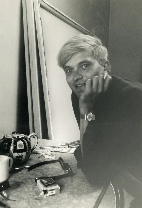 Framed Print : David Hockney in his Studio, 1966 Framed Print : David Hockney in his Studio, 1966