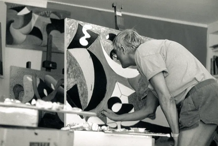 Framed Print : David Hockney in his Studio, 1992 Framed Print : David Hockney in his Studio, 1992