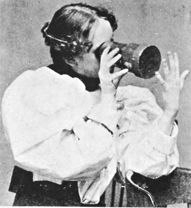 Framed Print : Early Fluoroscope, 1896 Framed Print : Early Fluoroscope, 1896