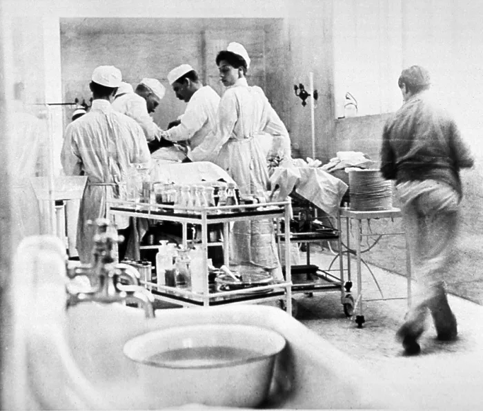 Framed Print : Early Surgery, John Hopkins Hospital, Students Observe in Operating Theater, Vintage Medical History