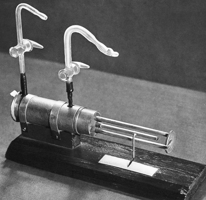 Framed Print : Ernest Rutherford Apparatus, Artificial Transmutatio Framed Print : Ernest Rutherford Apparatus, Artificial Transmutatio