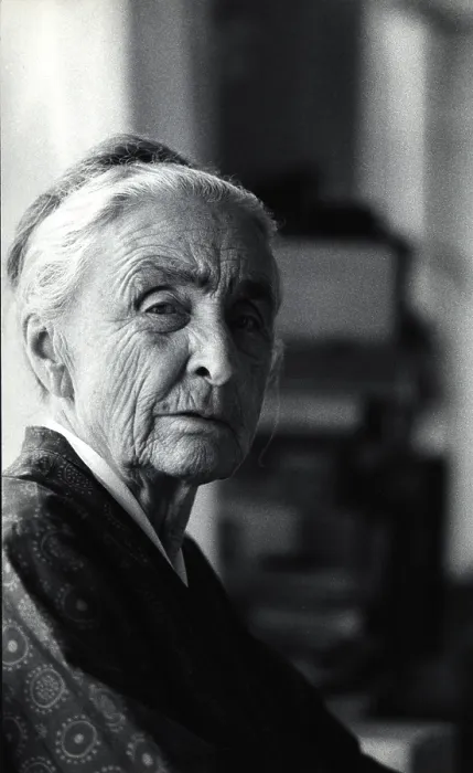 Framed Print : Georgia O'Keeffe at Ghost Ranch, 1971 Framed Print : Georgia O'Keeffe at Ghost Ranch, 1971
