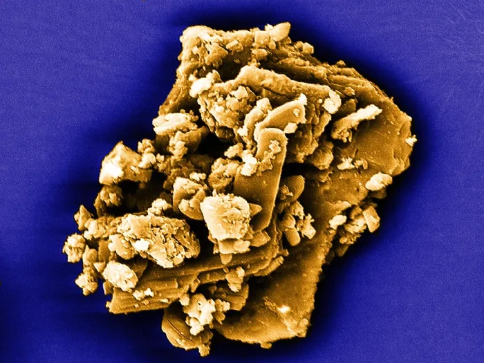 Framed Print : Heroin, scanning electron micrograph Framed Print : Heroin, scanning electron micrograph