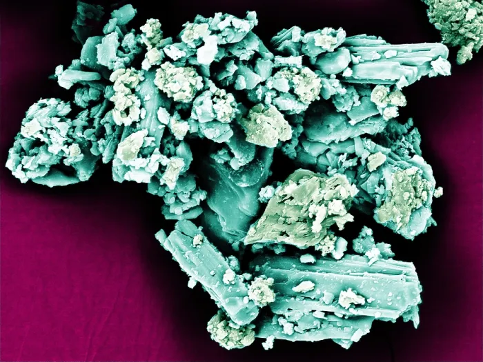Framed Print : Heroin, scanning electron micrograph Framed Print : Heroin, scanning electron micrograph