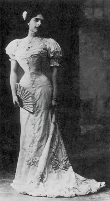 Framed Print : Mata Hari, Dutch Exotic Dancer and Courtesan