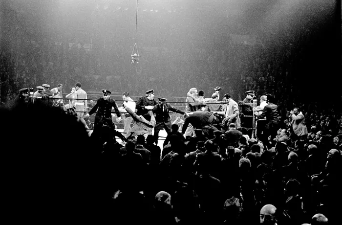 Framed Print : Muhammed Ali vs Joe Frazier Framed Print : Muhammed Ali vs Joe Frazier