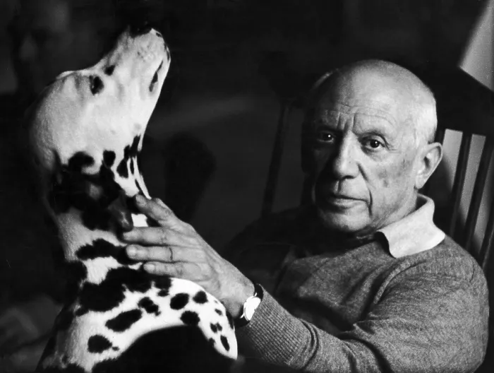 Framed Print : Pablo Picasso with his Dog, 1961 Framed Print : Pablo Picasso with his Dog, 1961