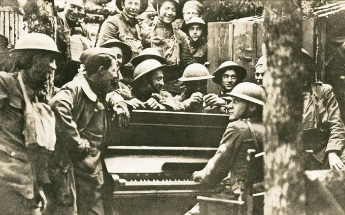 Framed Print : Yankee Soldiers around a Piano Framed Print : Yankee Soldiers around a Piano
