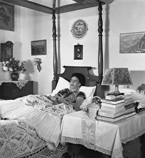 Communism Prints: Frida Kahlo