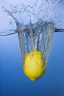 Waters Prints: Lemon Dropped in Water