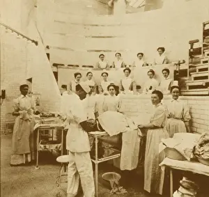 1800s Prints: Nurses observing an operation, 1899